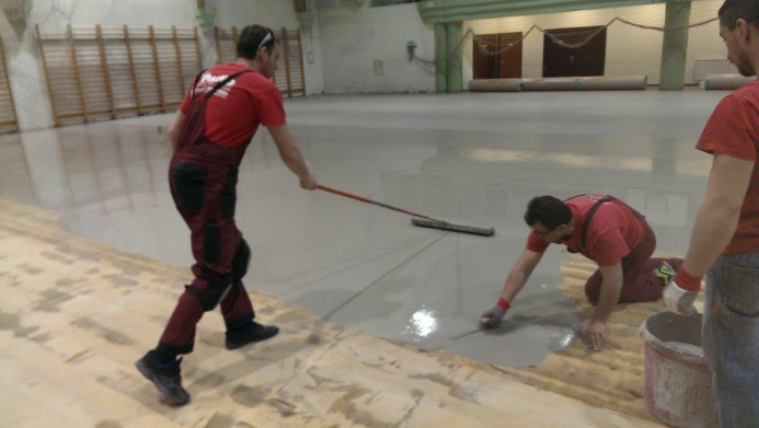 Aljzatolás, aljzatkiegyenlítés